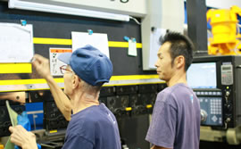 当社のベンダー加工の様子